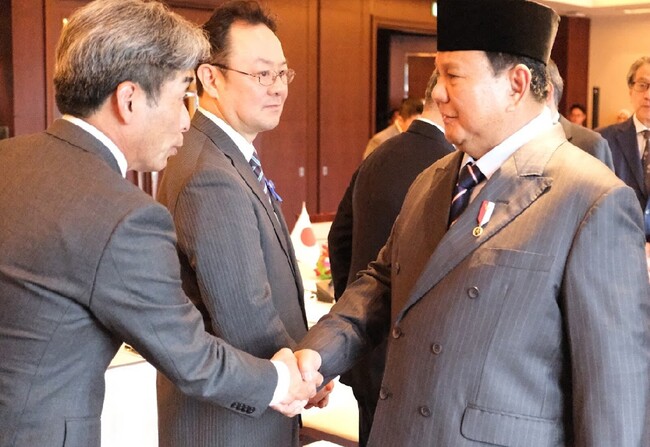 President Uemura attended the Business Forum and CEO Roundtable held in conjunction with the Indonesian President's visit to Japan